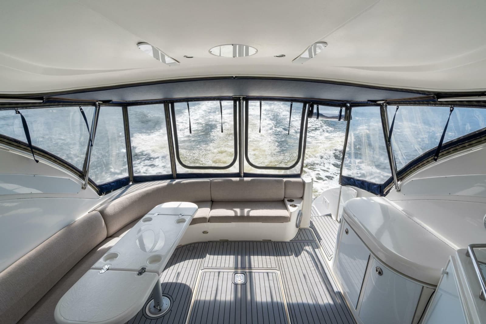 2005 Cruisers Yachts 520 Express - Photo 39