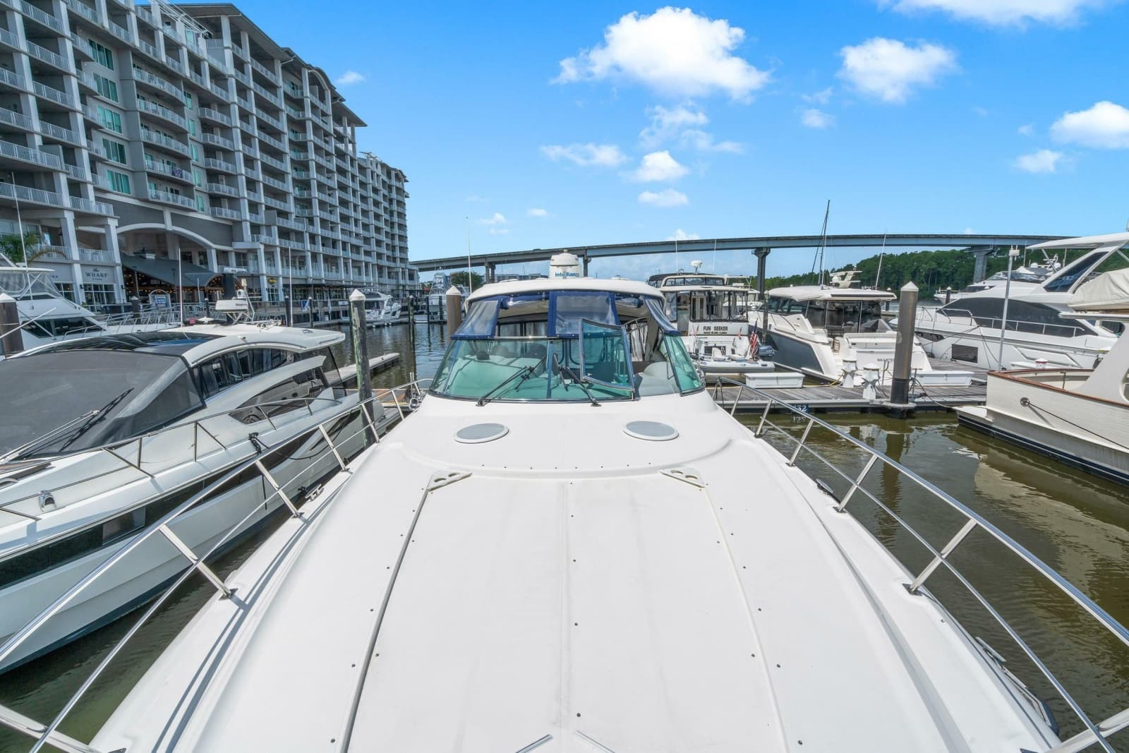 2005 Cruisers Yachts 520 Express - Photo 29
