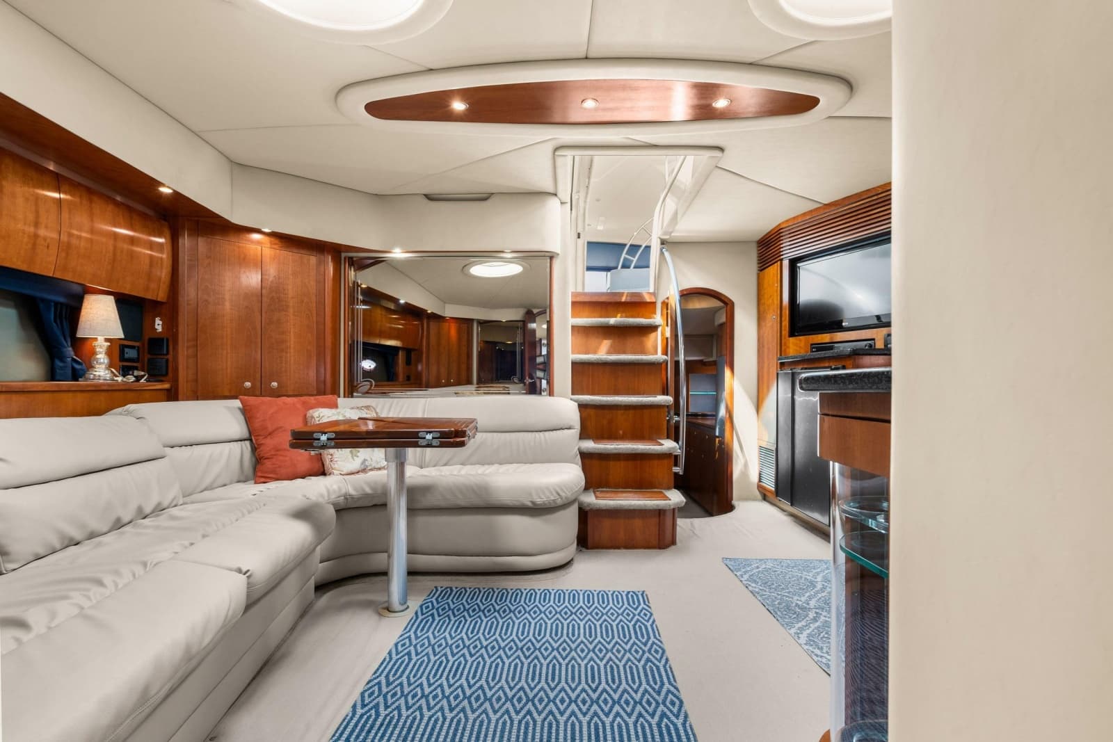 2005 Cruisers Yachts 520 Express - Photo 5