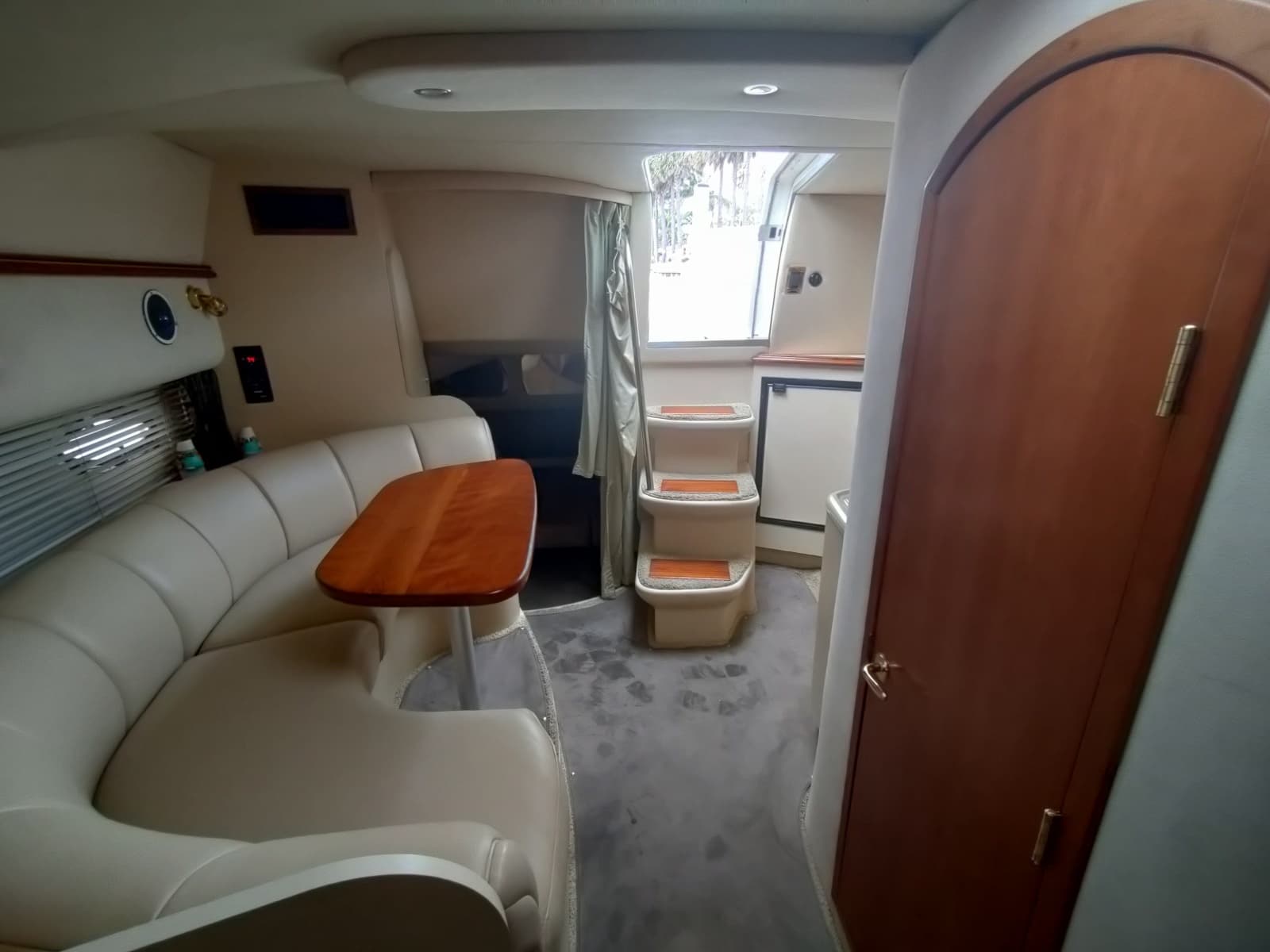 2002 Cruisers Yachts 3372 Express - Photo 20