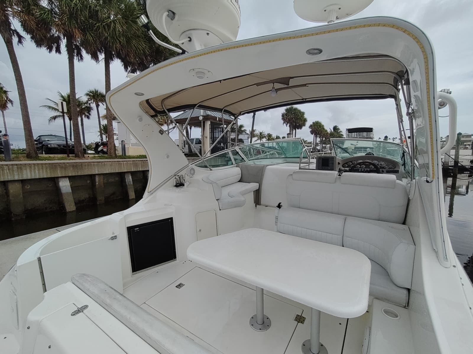 2002 Cruisers Yachts 3372 Express - Photo 8