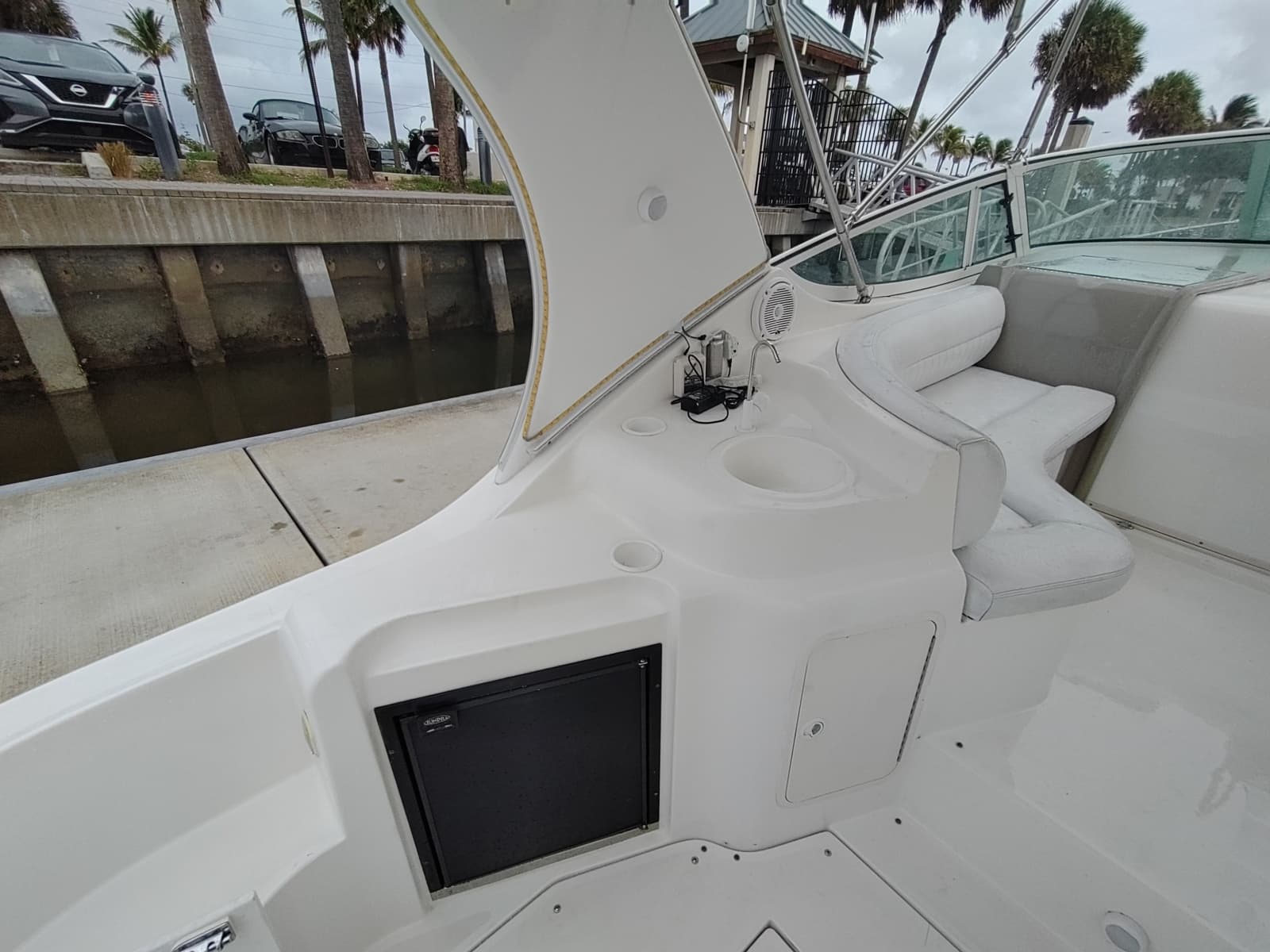 2002 Cruisers Yachts 3372 Express - Photo 9