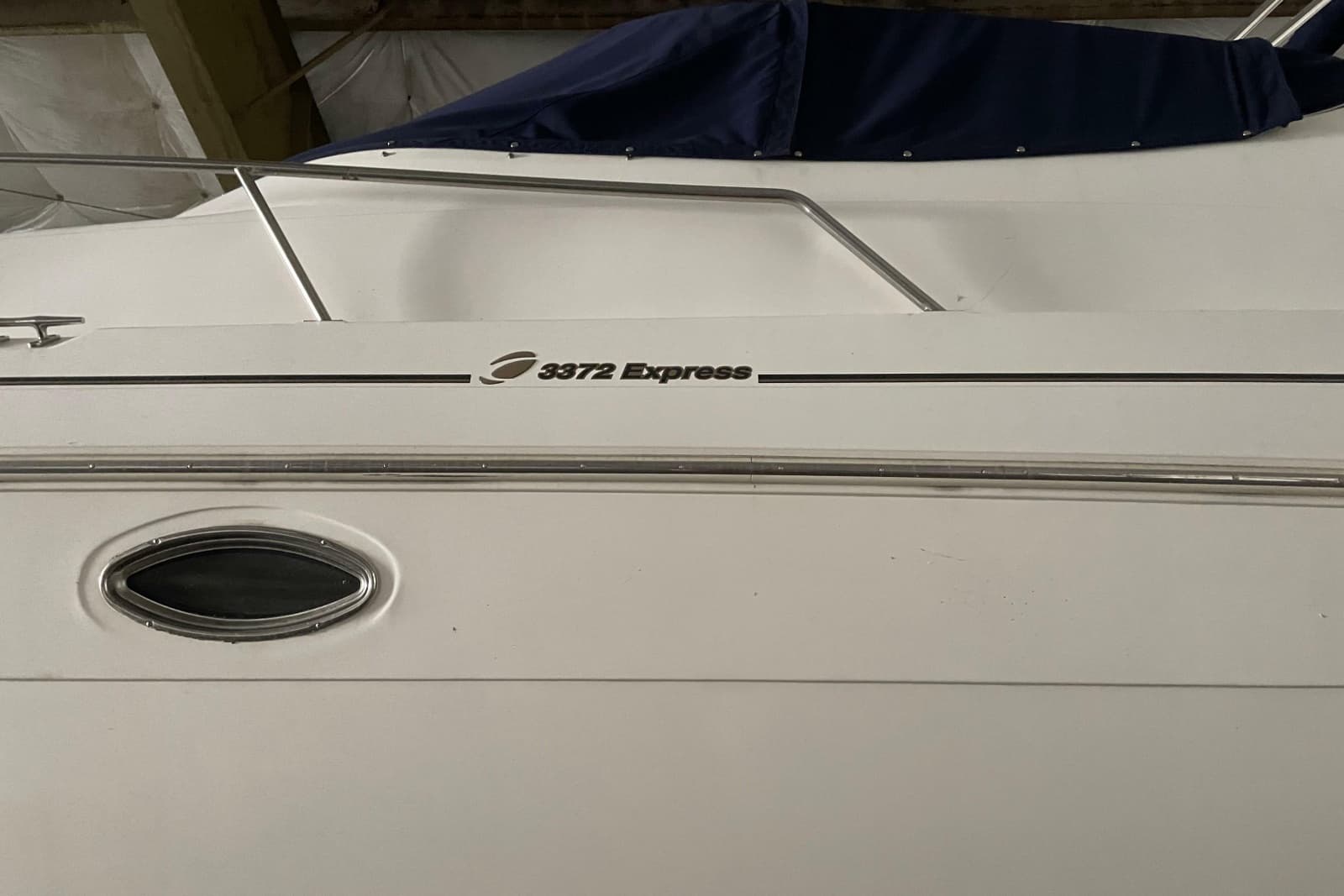 2002 Cruisers Yachts 3372 Express - Photo 3