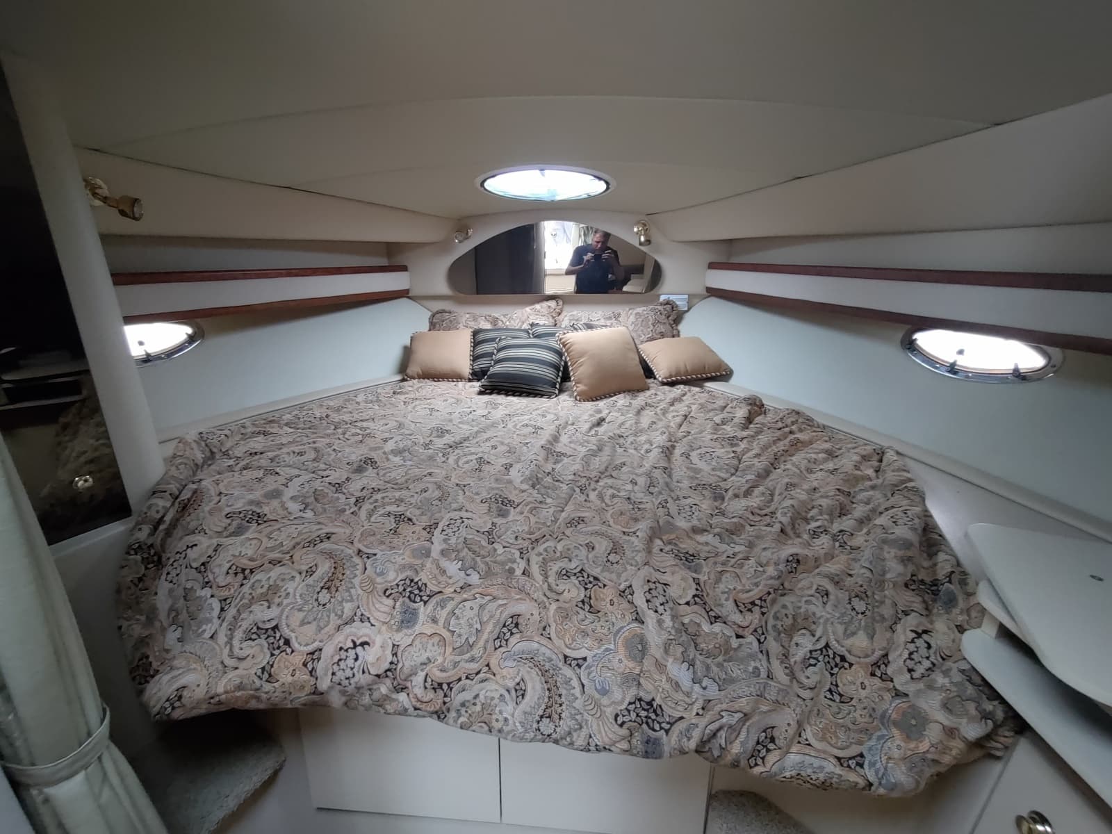 2002 Cruisers Yachts 3372 Express - Photo 18