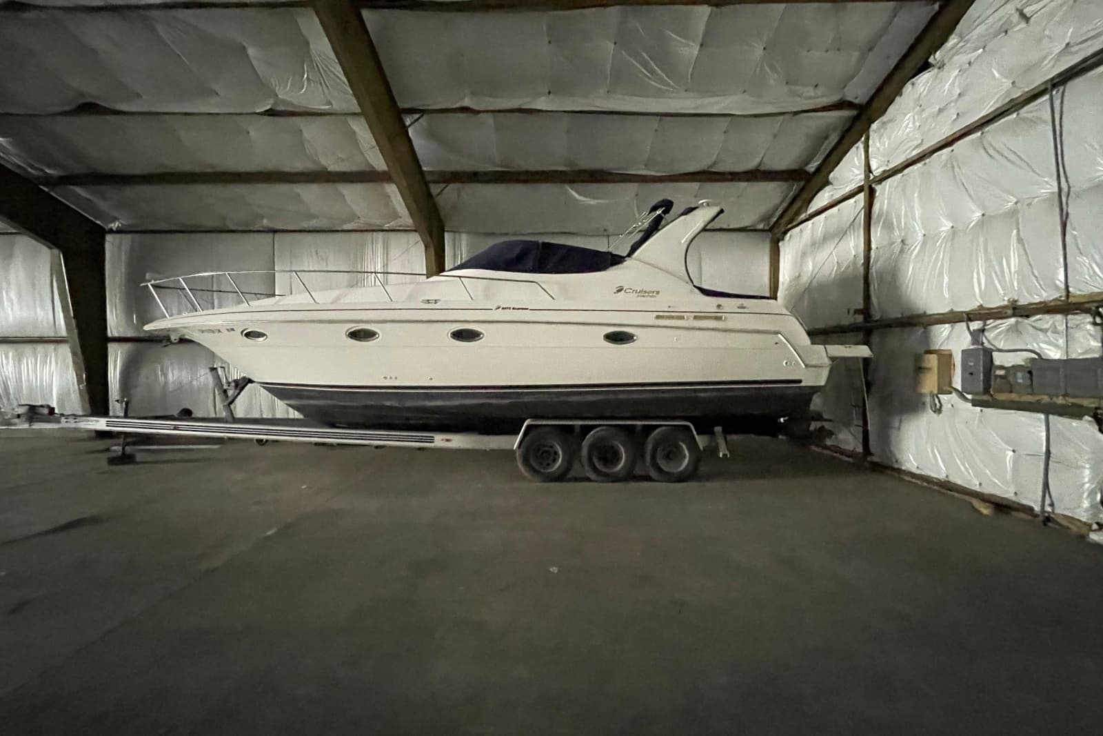 2002 Cruisers Yachts 3372 Express - Photo 1