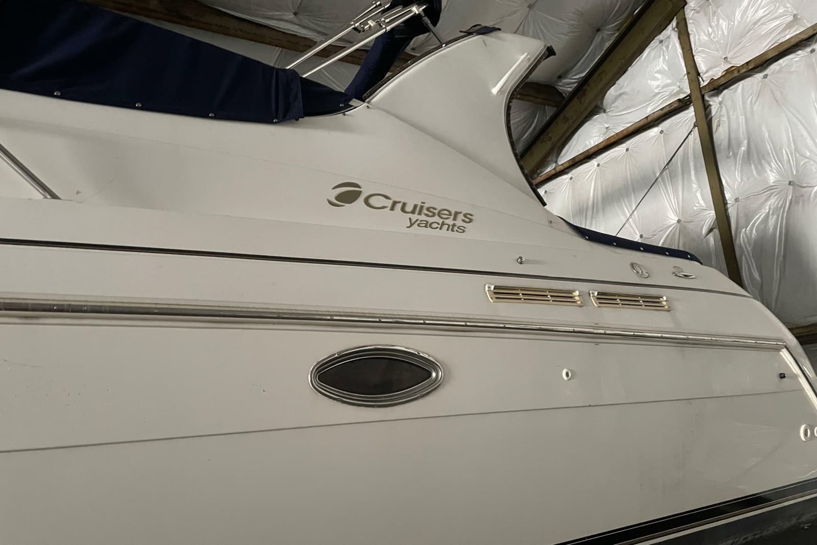 2002 Cruisers Yachts 3372 Express - Photo 2