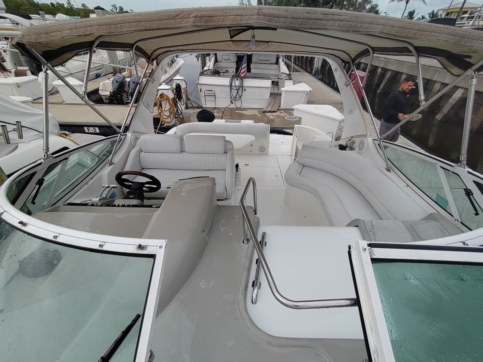 2002 Cruisers Yachts 3372 Express - Photo 15