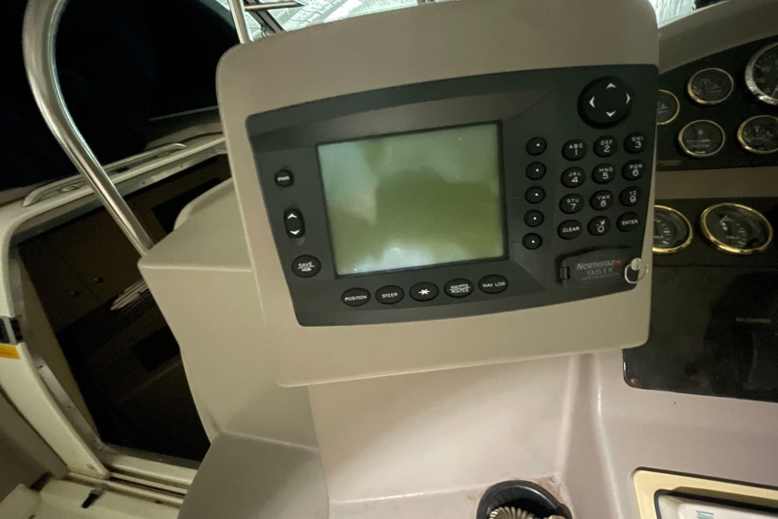 2002 Cruisers Yachts 3372 Express - Photo 35
