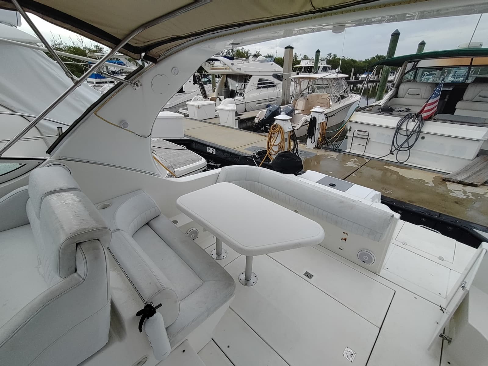 2002 Cruisers Yachts 3372 Express - Photo 10