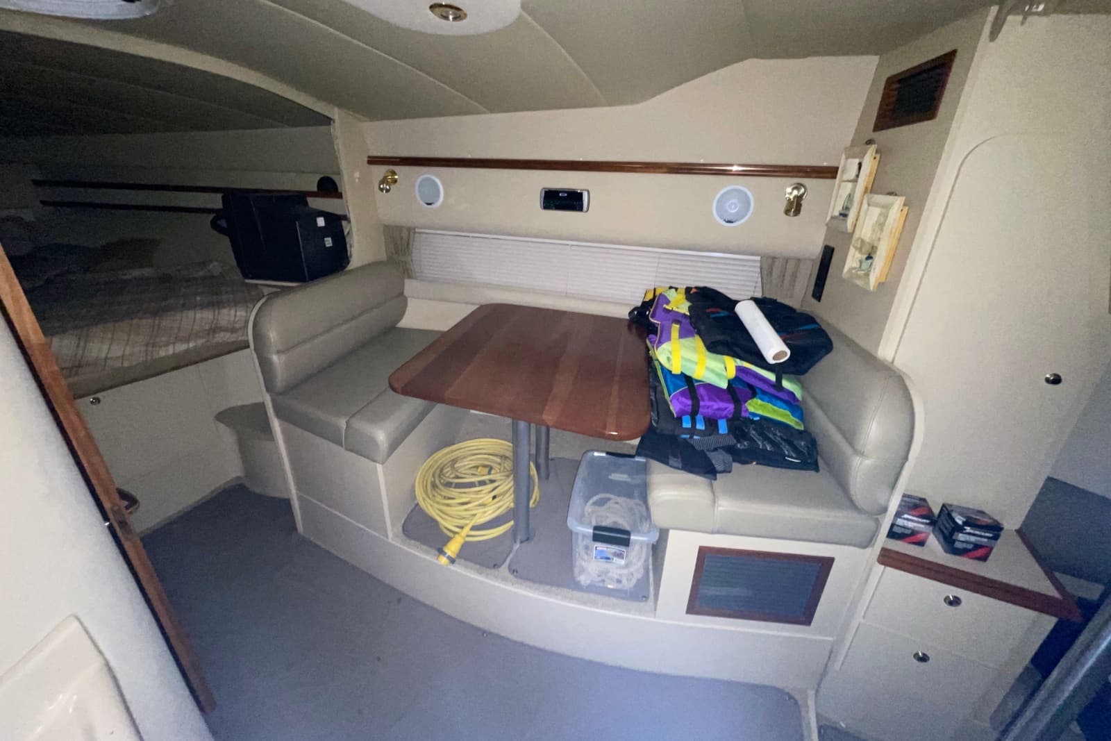 2002 Cruisers Yachts 3372 Express - Photo 42