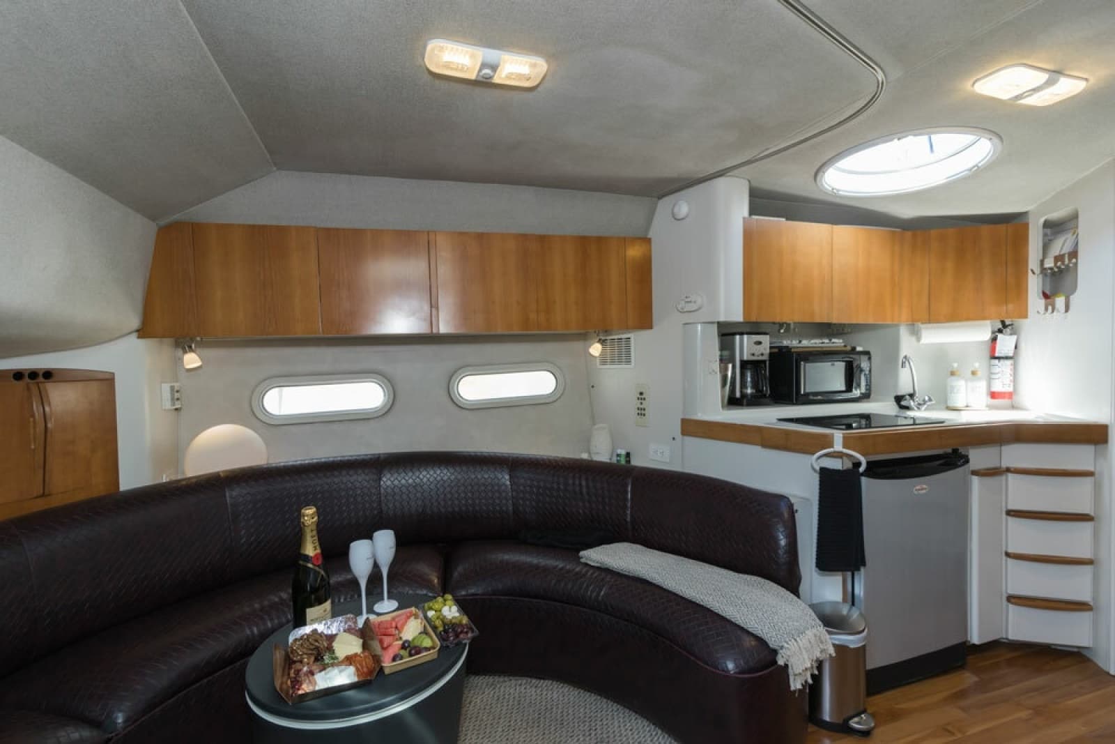 1993 Chris-Craft 380 Continental - Photo 23