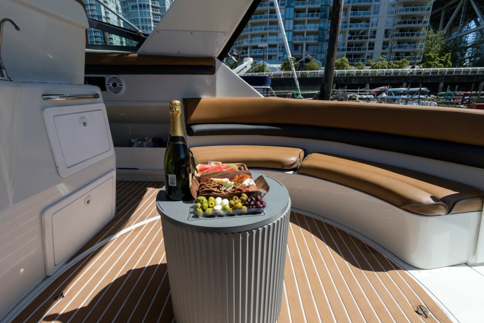 1993 Chris-Craft 380 Continental - Photo 5