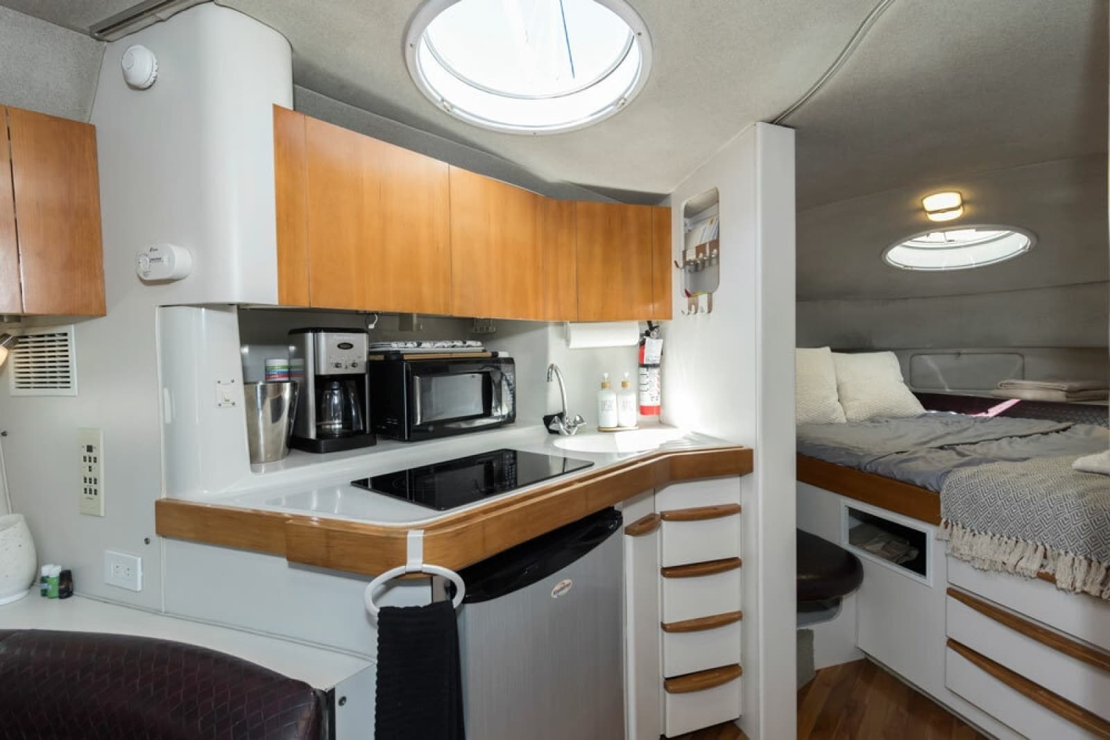 1993 Chris-Craft 380 Continental - Photo 25