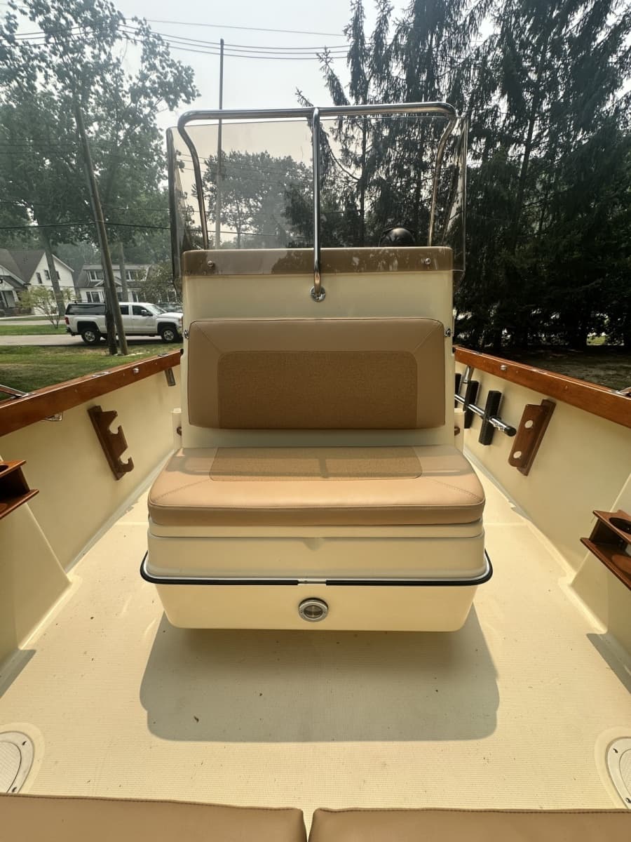 1988 Pursuit  - Photo 11