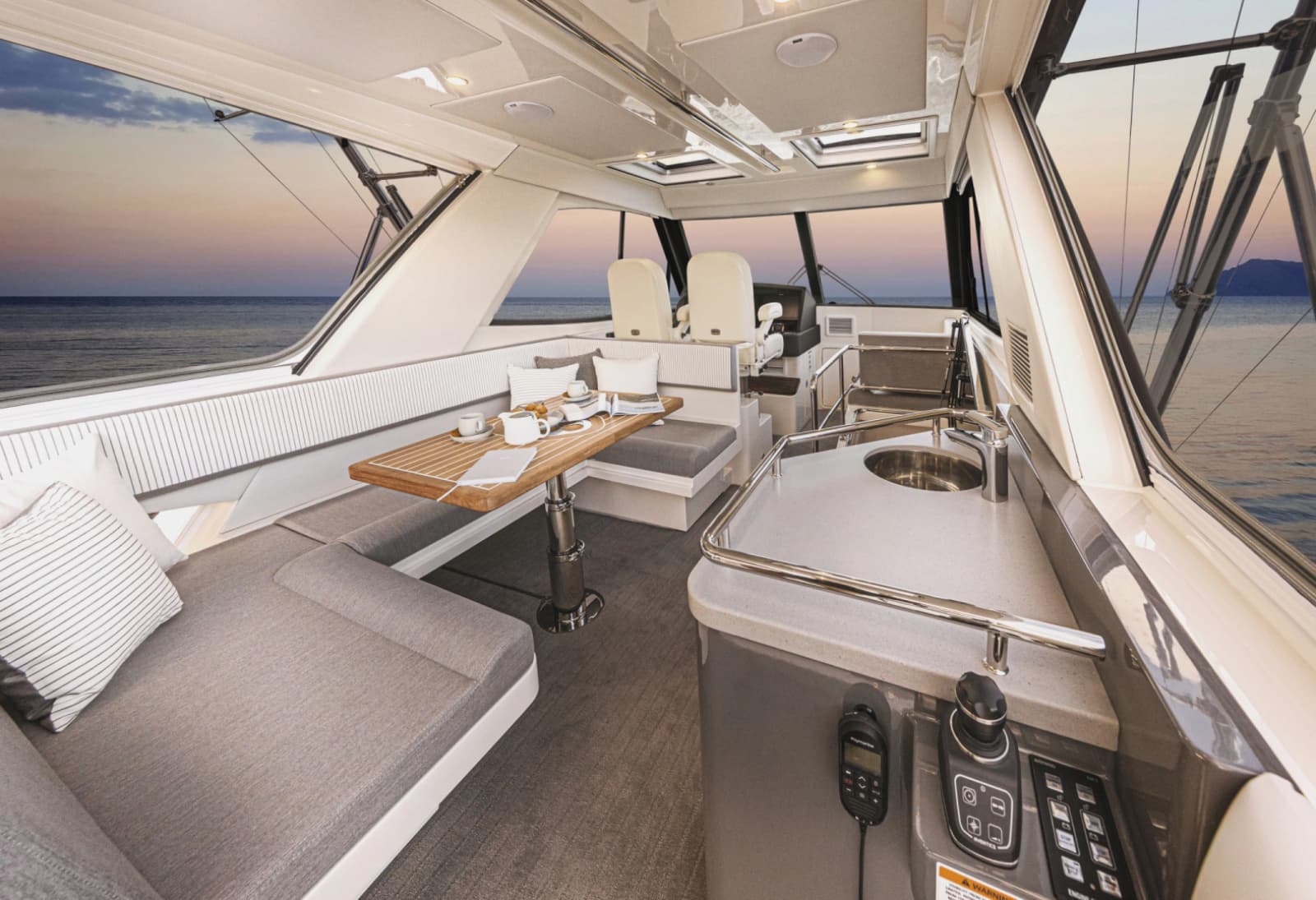 2026 Riviera 50 Sports Motor Yacht - Photo 15