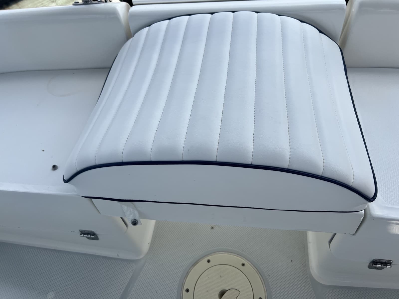 2004 Catalina 320 - Photo 20