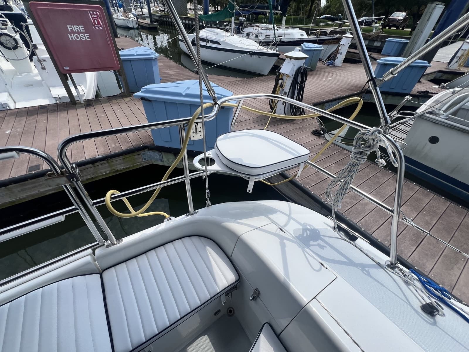 2004 Catalina 320 - Photo 18