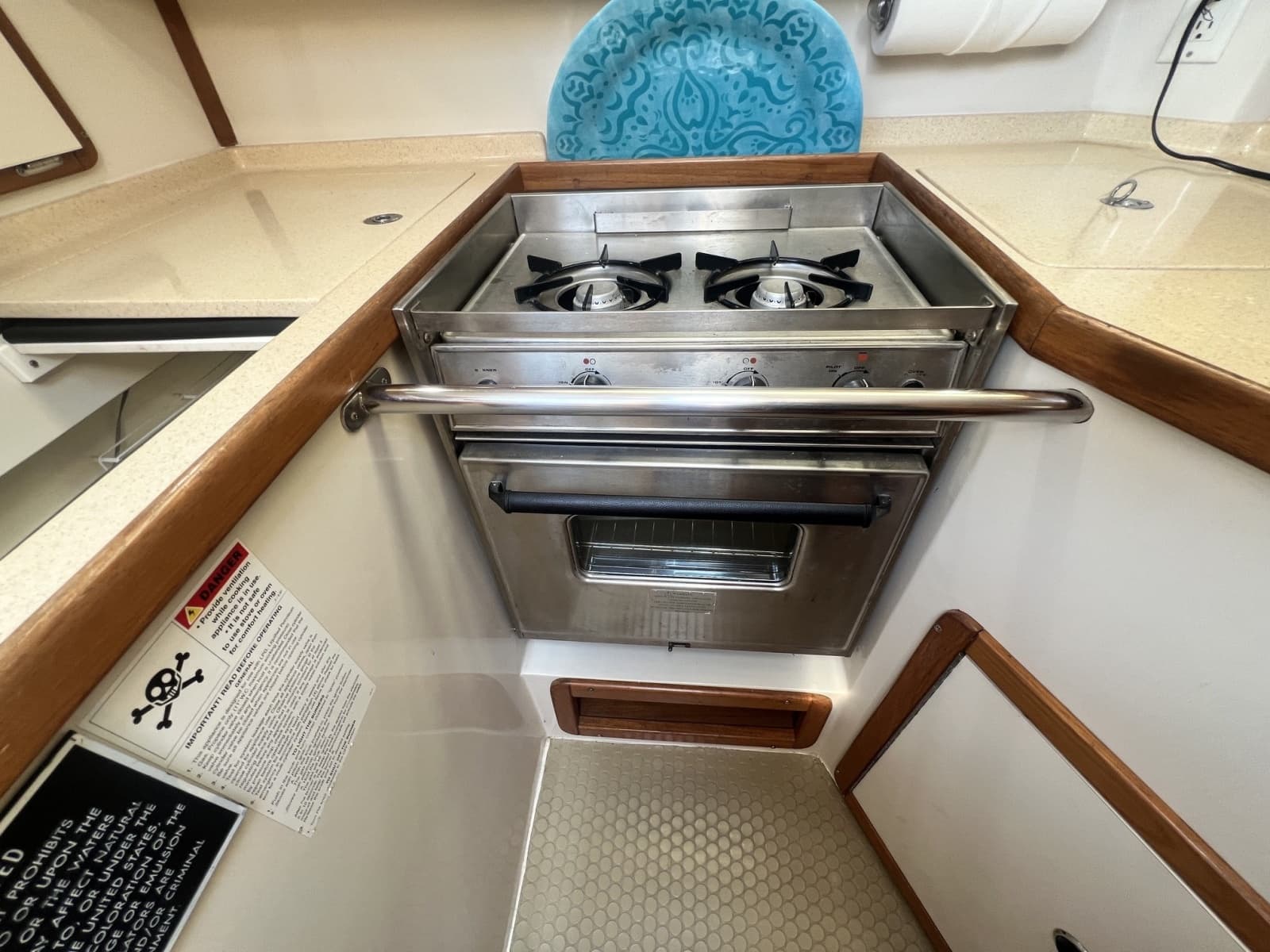 2004 Catalina 320 - Photo 35
