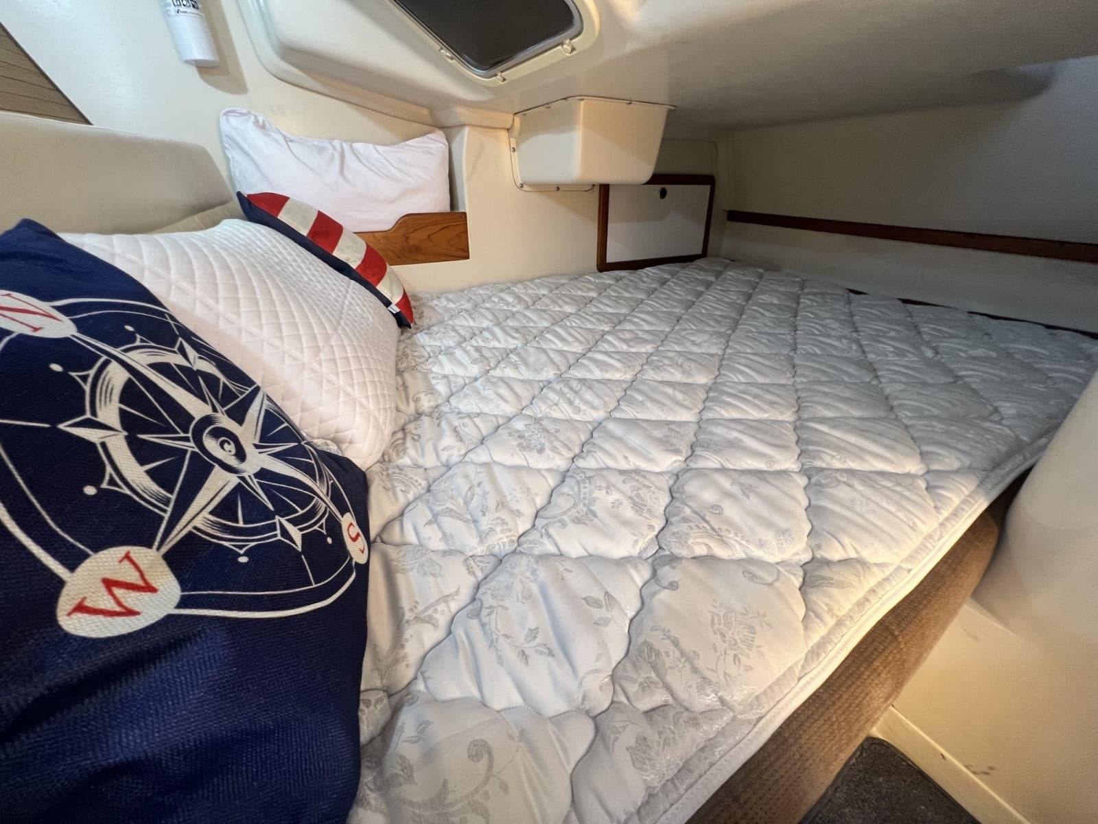 2004 Catalina 320 - Photo 48