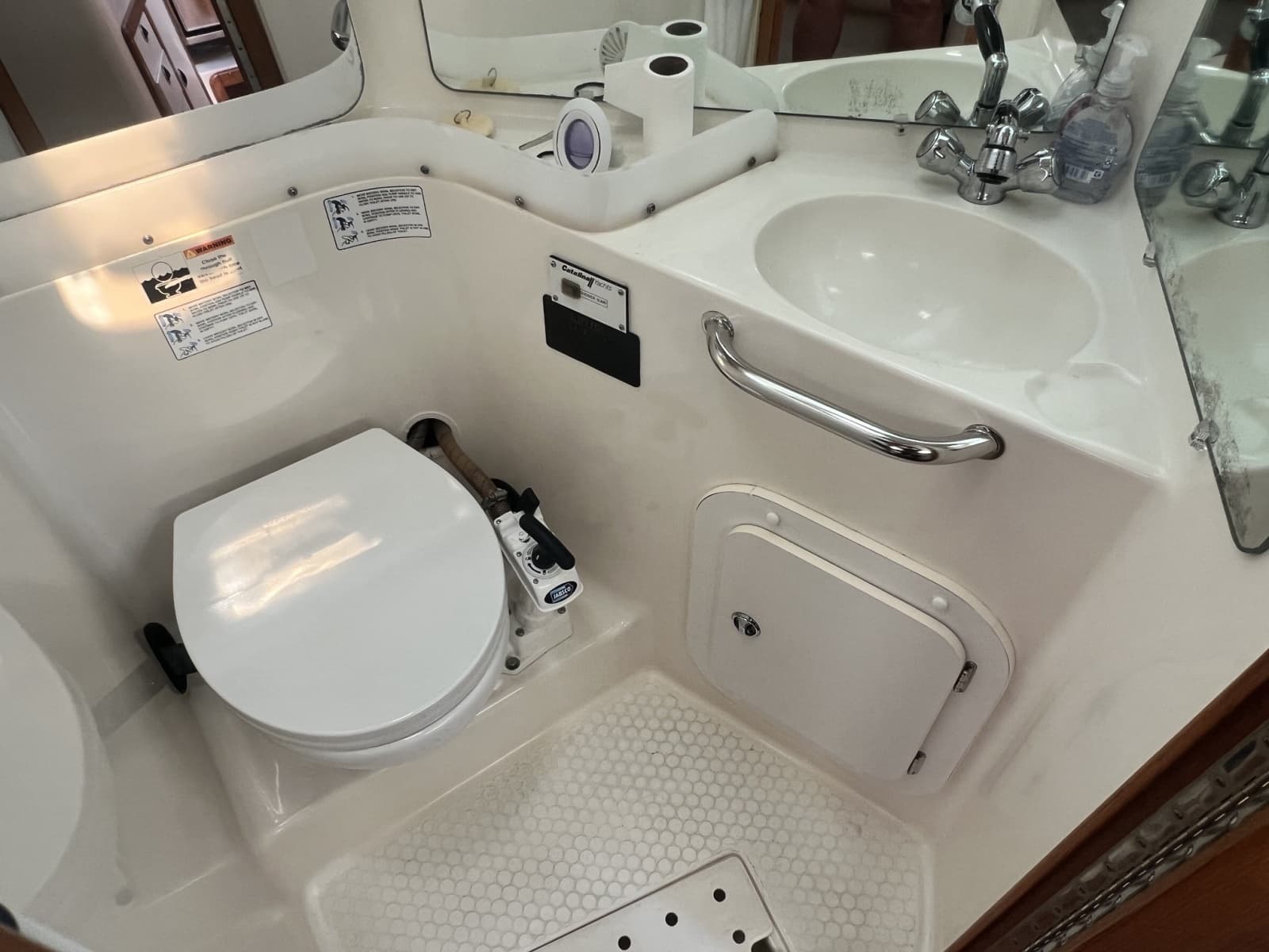 2004 Catalina 320 - Photo 54