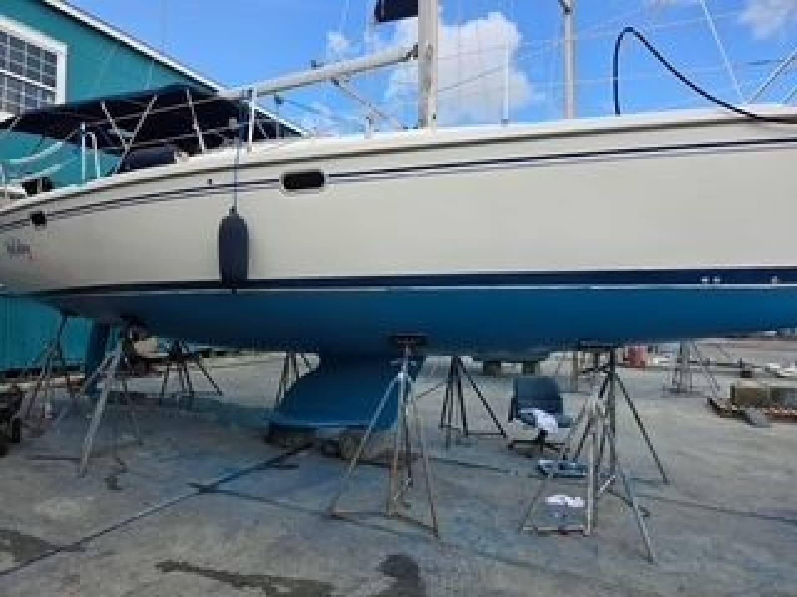 2004 Catalina 320 - Photo 66