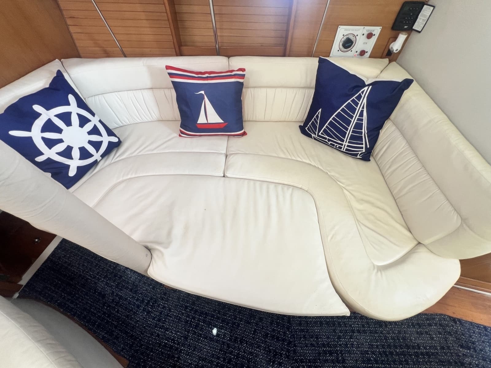 2004 Catalina 320 - Photo 31