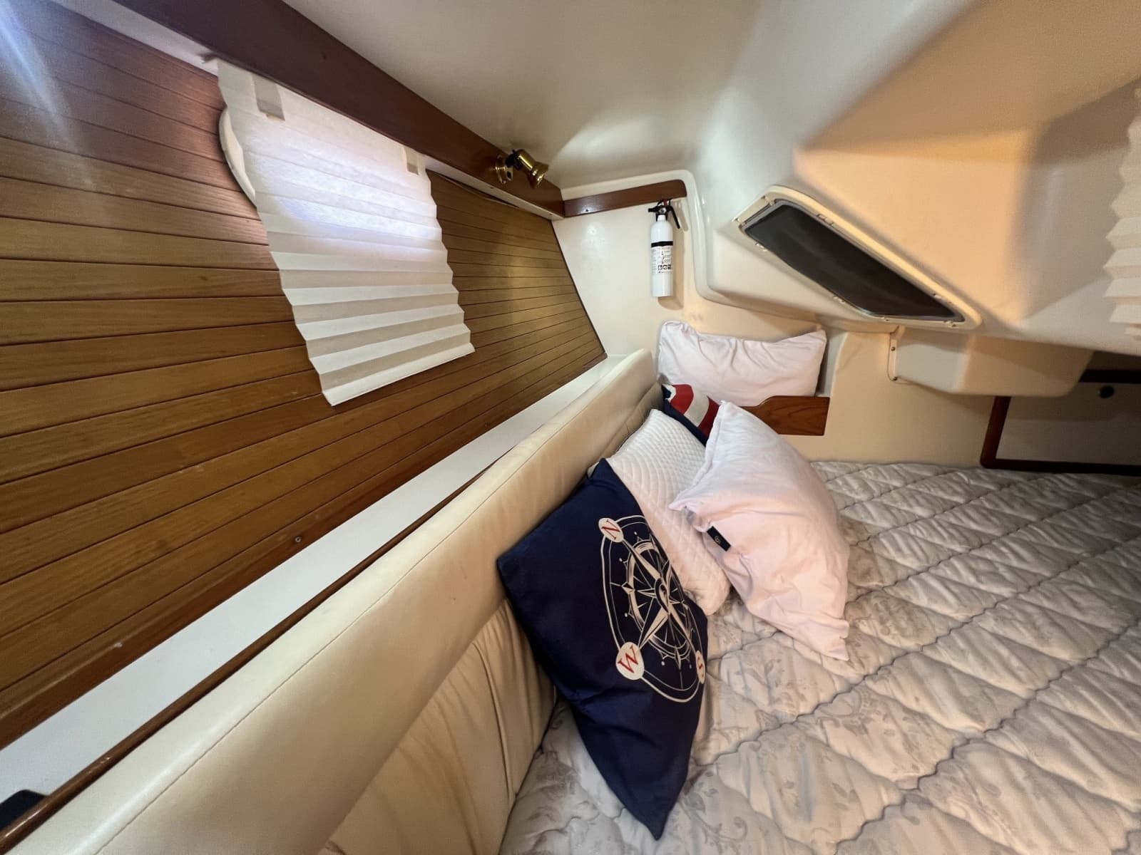 2004 Catalina 320 - Photo 46