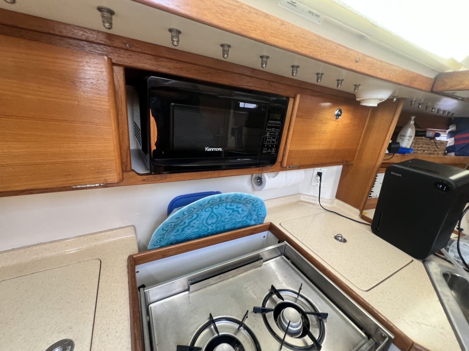 2004 Catalina 320 - Photo 36