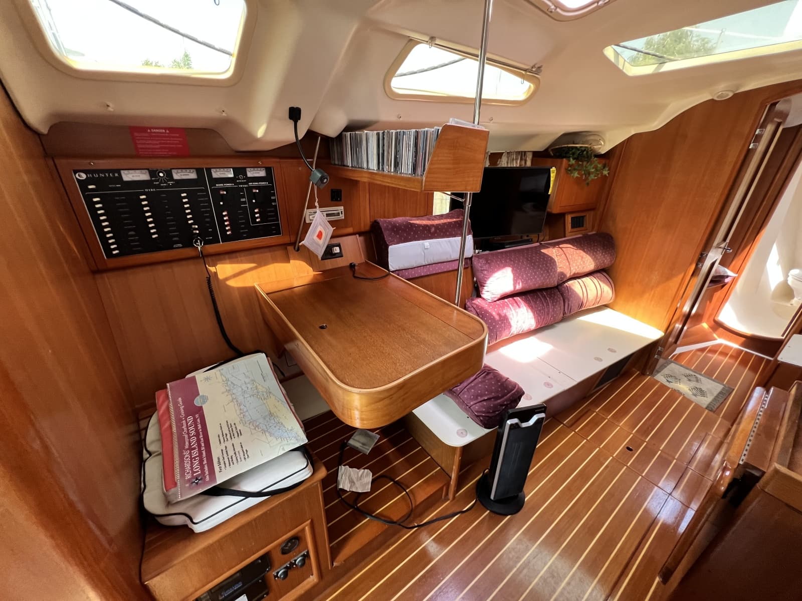 2002 Hunter 410 - Photo 6