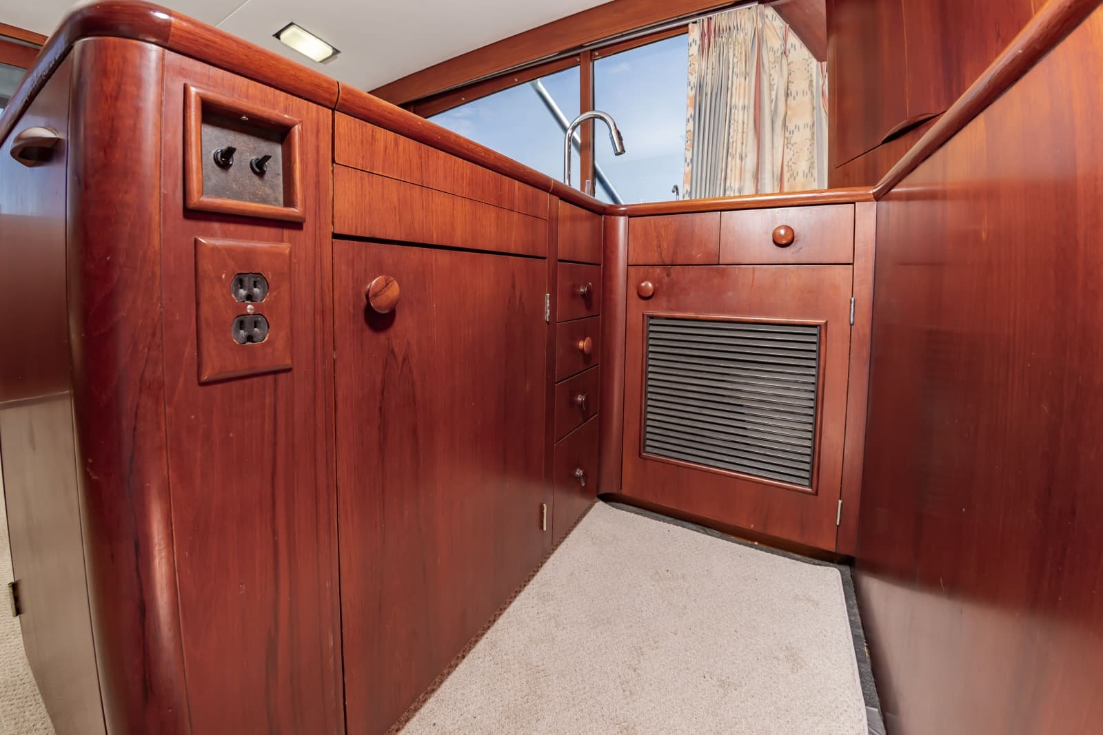 1985 Merritt Sportfish - Photo 52