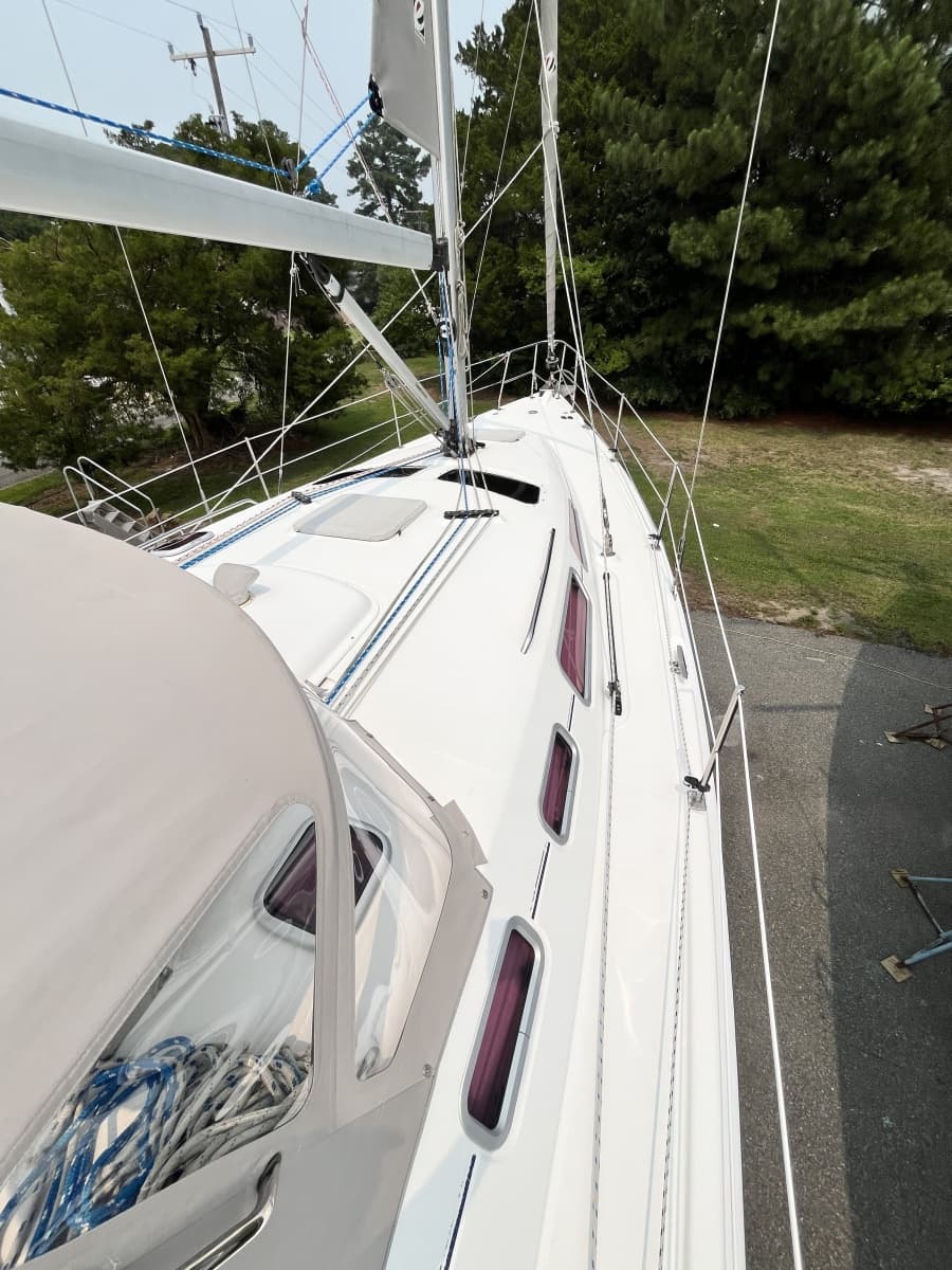 2007 Hunter 38 - Photo 2