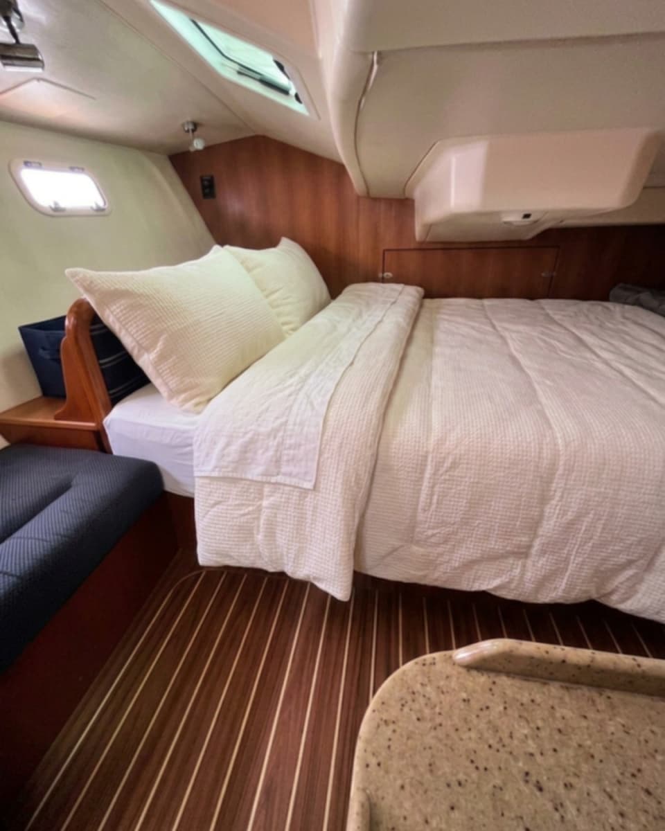 2007 Hunter 38 - Photo 12