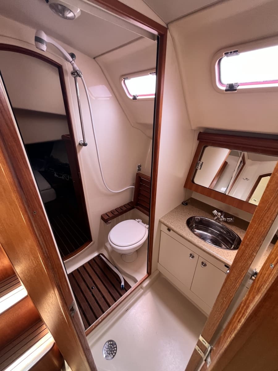 2007 Hunter 38 - Photo 9