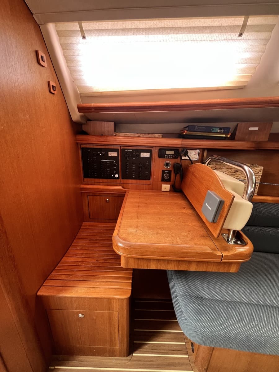2007 Hunter 38 - Photo 8