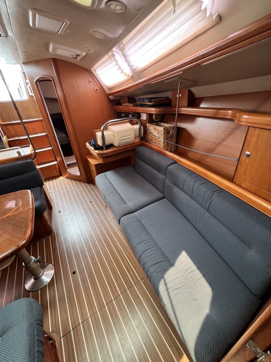 2007 Hunter 38 - Photo 6