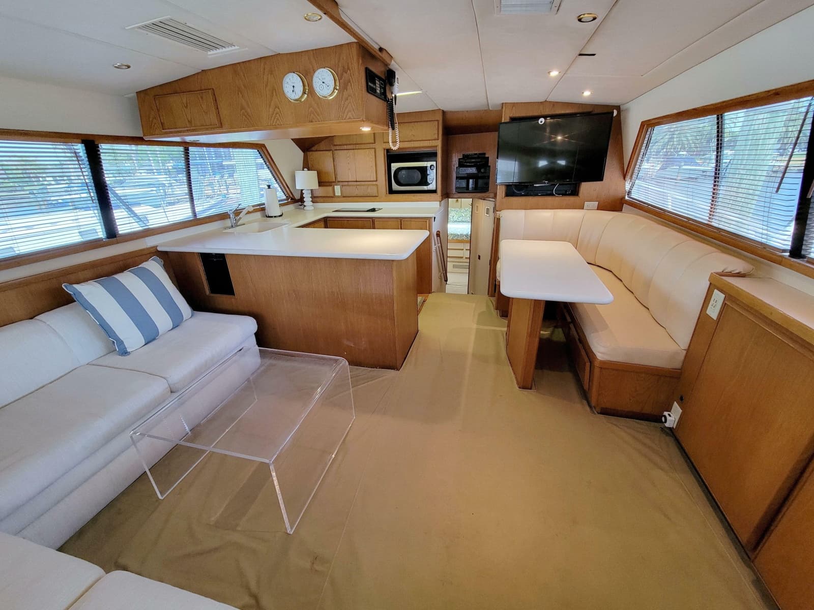 1989 Bertram 50 Convertible - Photo 29