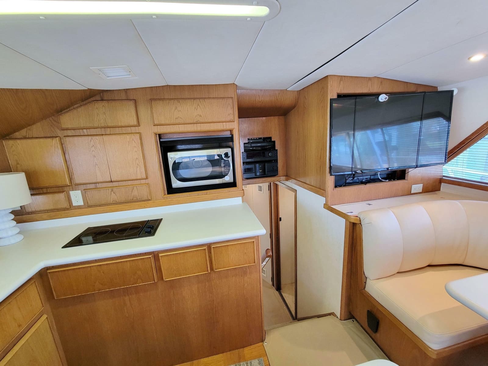 1989 Bertram 50 Convertible - Photo 37