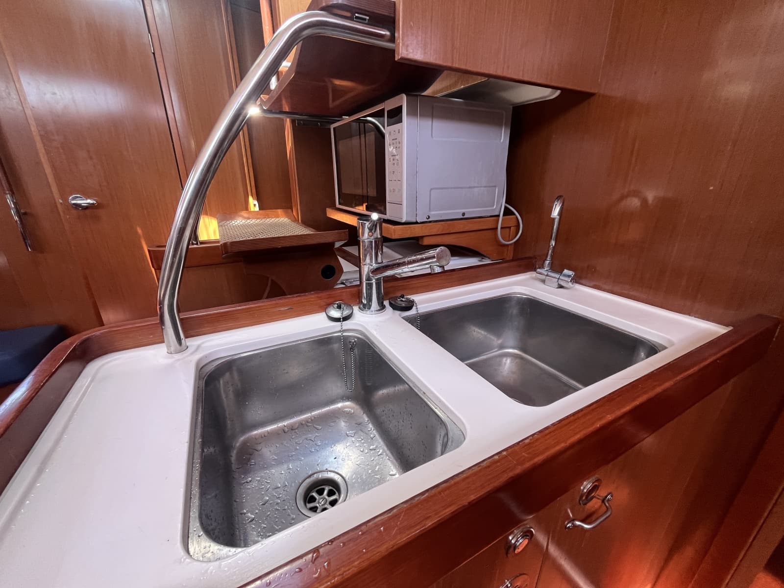 2011 Beneteau Oceanis 54 - Photo 30
