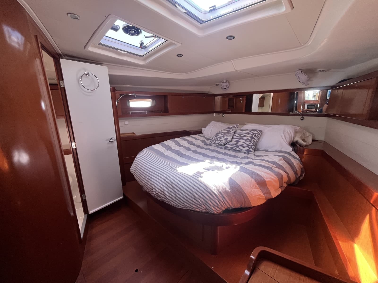 2011 Beneteau Oceanis 54 - Photo 35