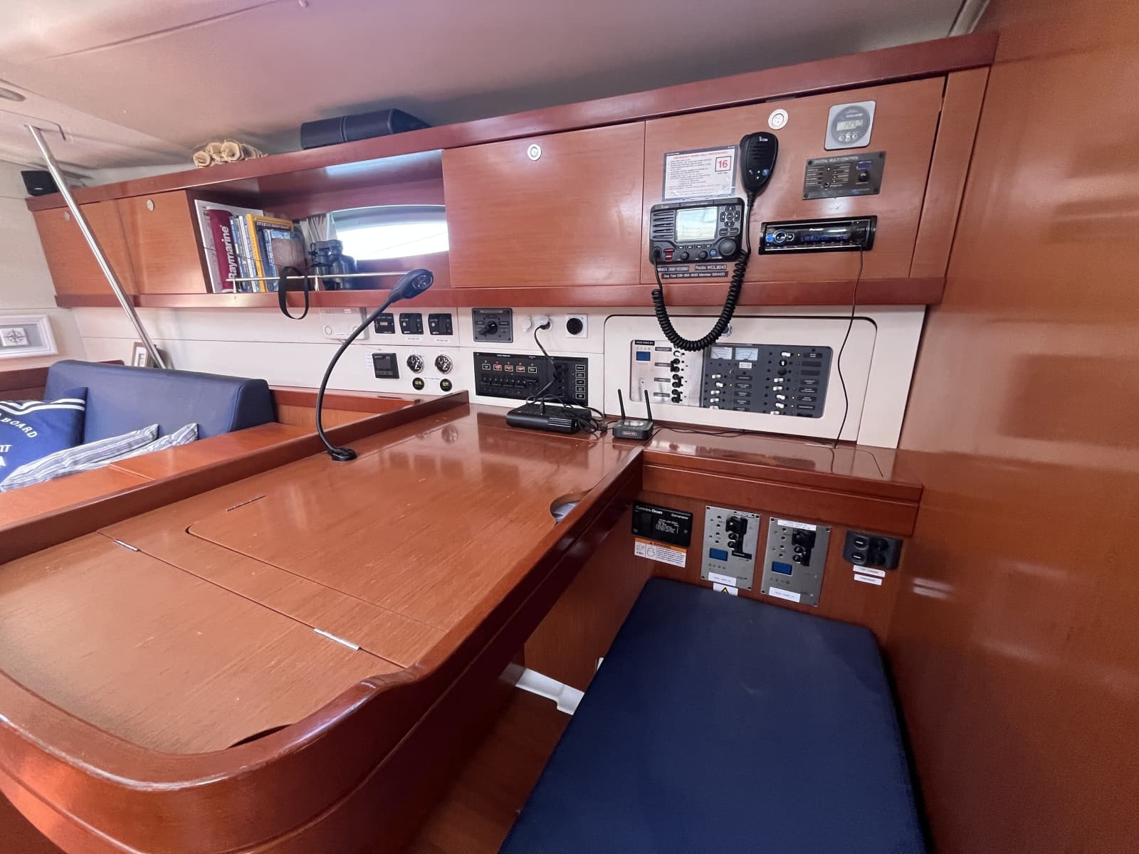 2011 Beneteau Oceanis 54 - Photo 33