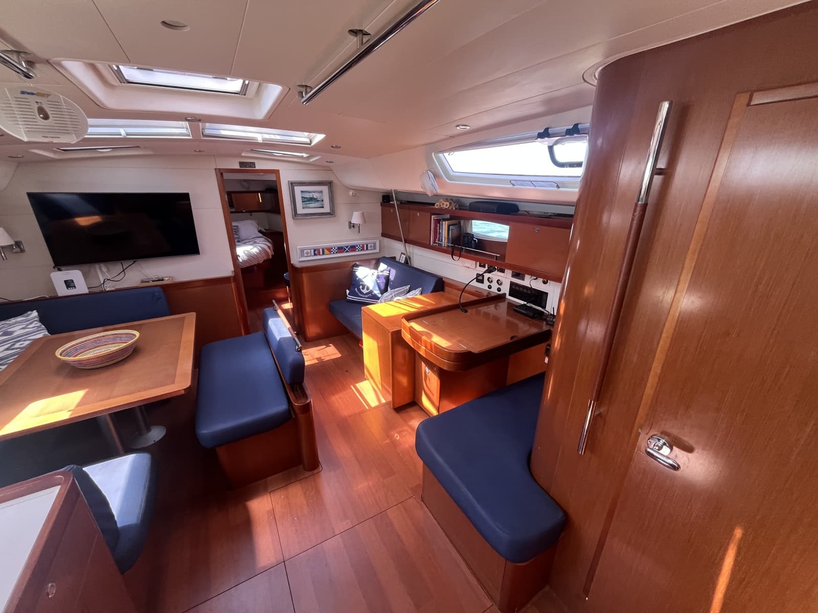 2011 Beneteau Oceanis 54 - Photo 26