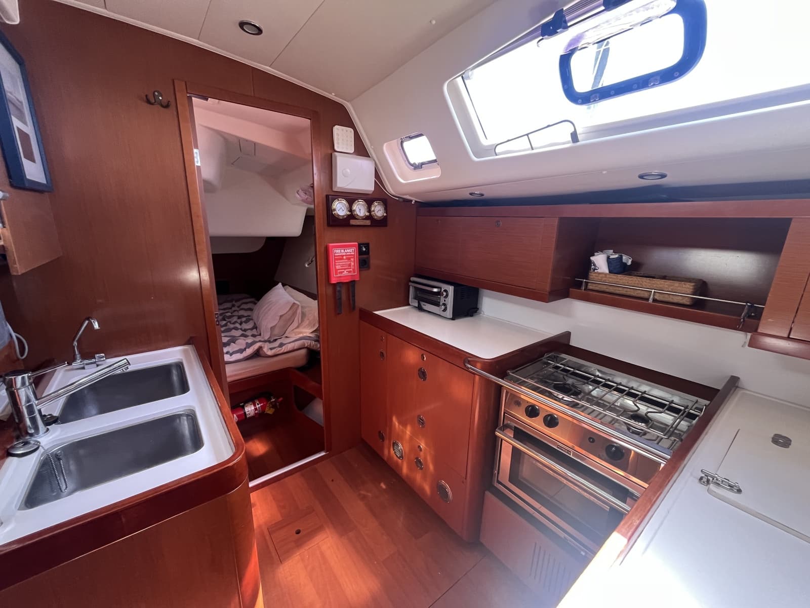 2011 Beneteau Oceanis 54 - Photo 28