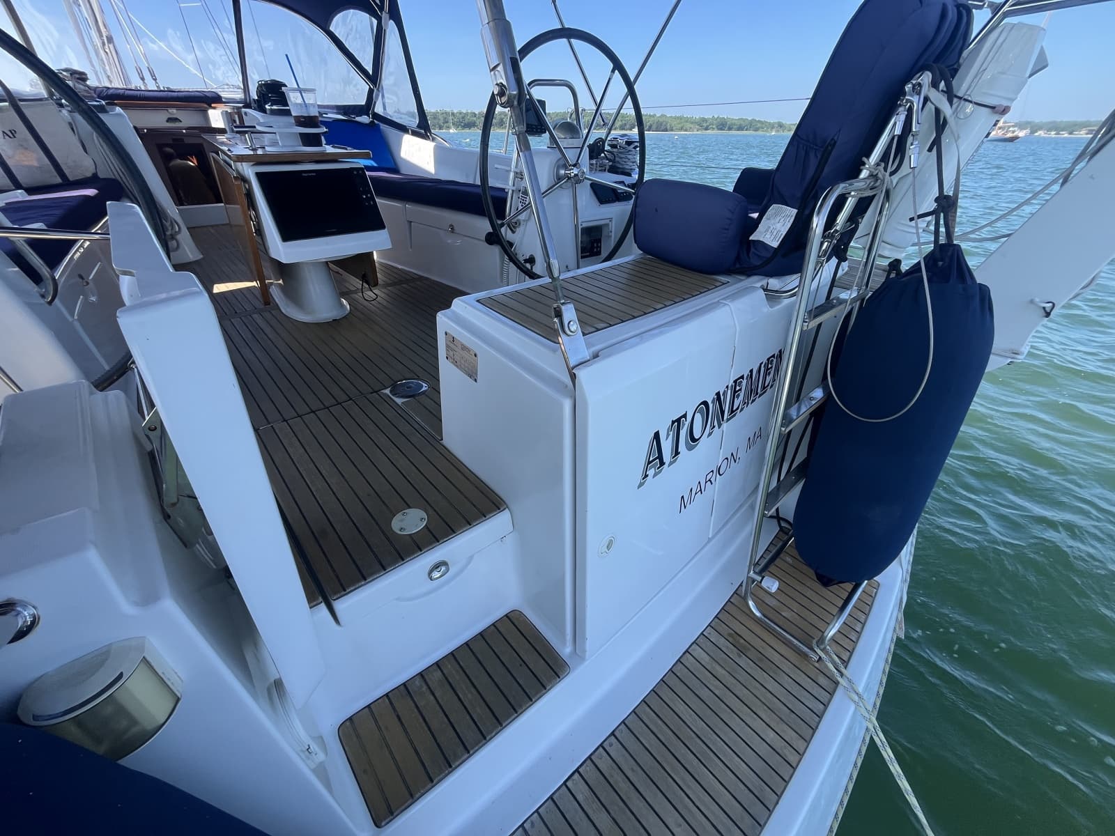 2011 Beneteau Oceanis 54 - Photo 11
