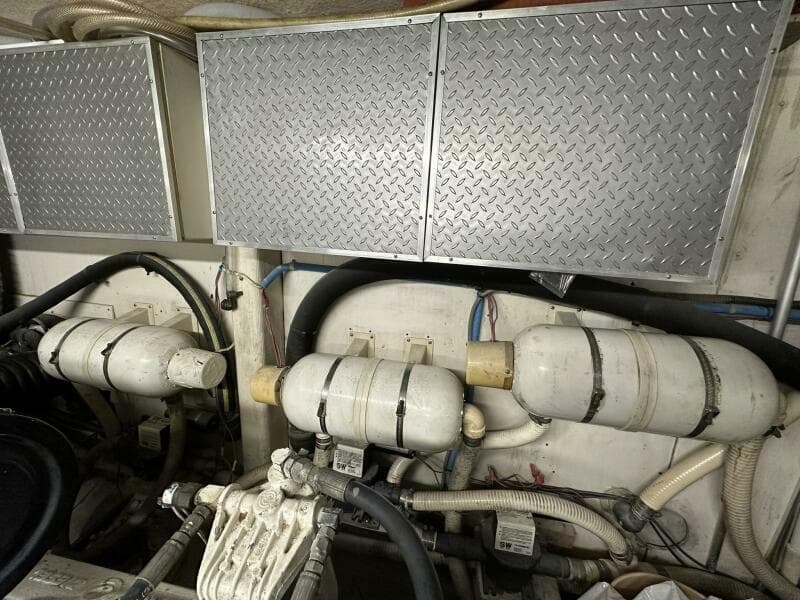 1988 Viking Motor Yacht - Photo 71