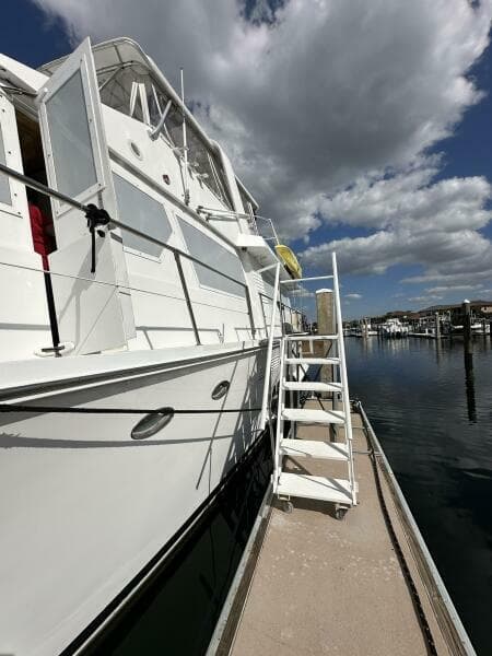 1988 Viking Motor Yacht - Photo 41