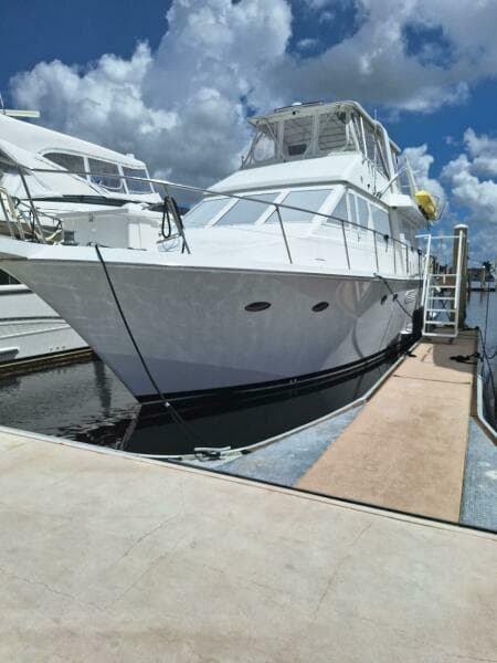 1988 Viking Motor Yacht - Photo 2
