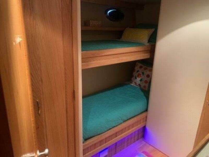 1988 Viking Motor Yacht - Photo 15