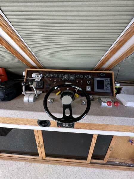 1988 Viking Motor Yacht - Photo 44