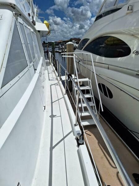 1988 Viking Motor Yacht - Photo 29