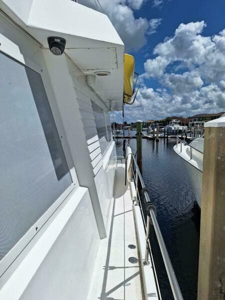 1988 Viking Motor Yacht - Photo 26